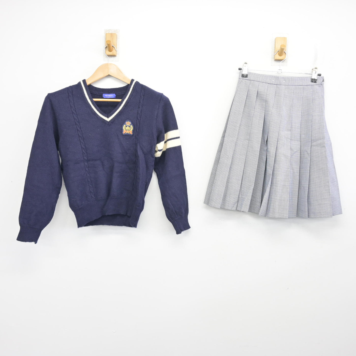 【中古】千葉県 流通経済大学付属柏高等学校 女子制服 2点 (ニット・スカート) sf103333