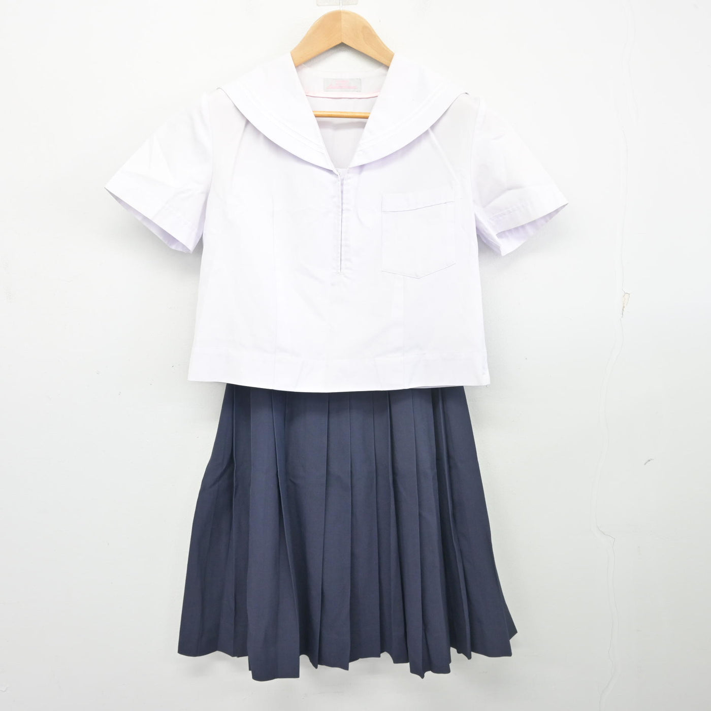 【中古】奈良県 式下中学校/旧制服 女子制服 2点 (セーラー服・スカート) sf103356