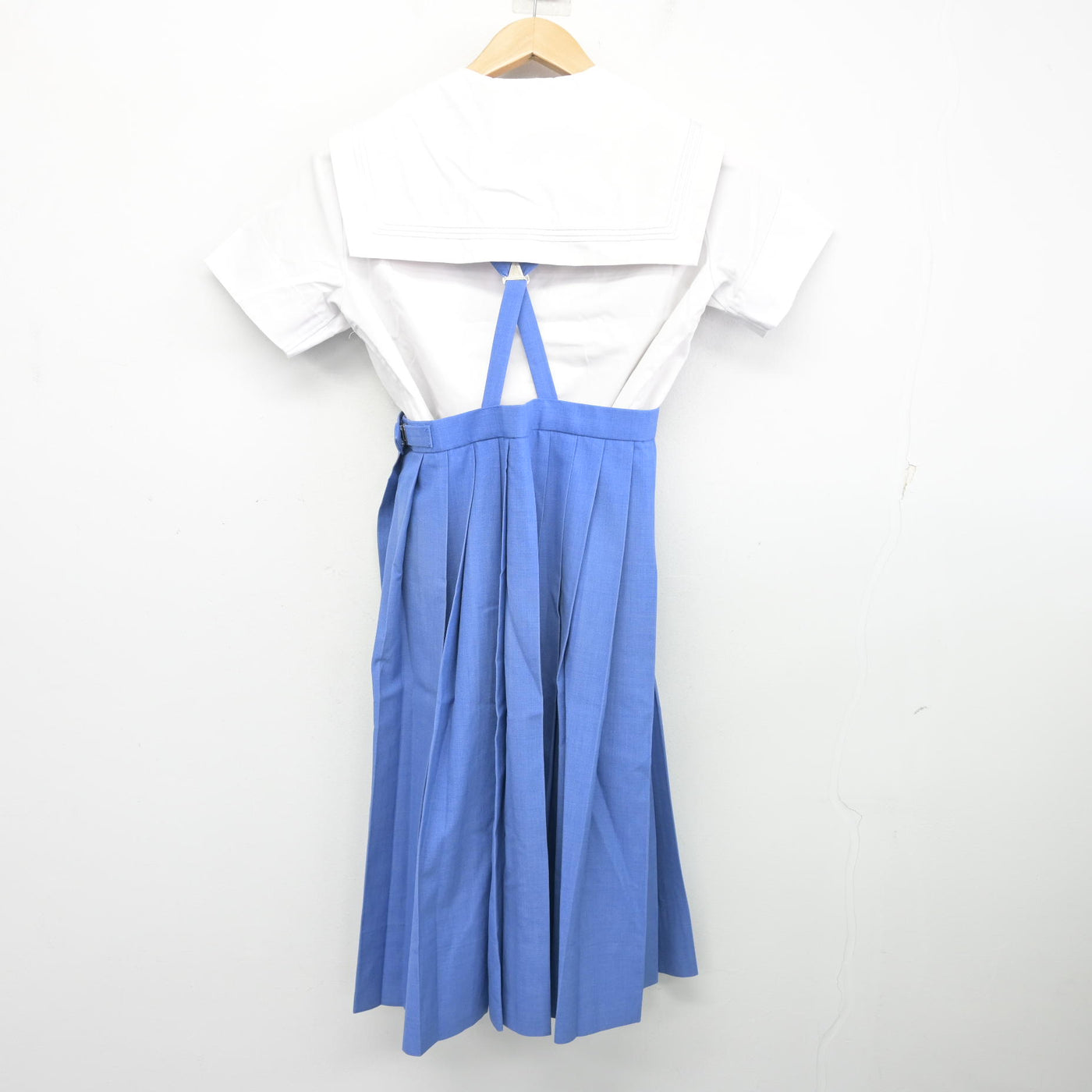【中古】福岡県 久留米市立諏訪中学校 女子制服 3点 (セーラー服・スカート) sf103366