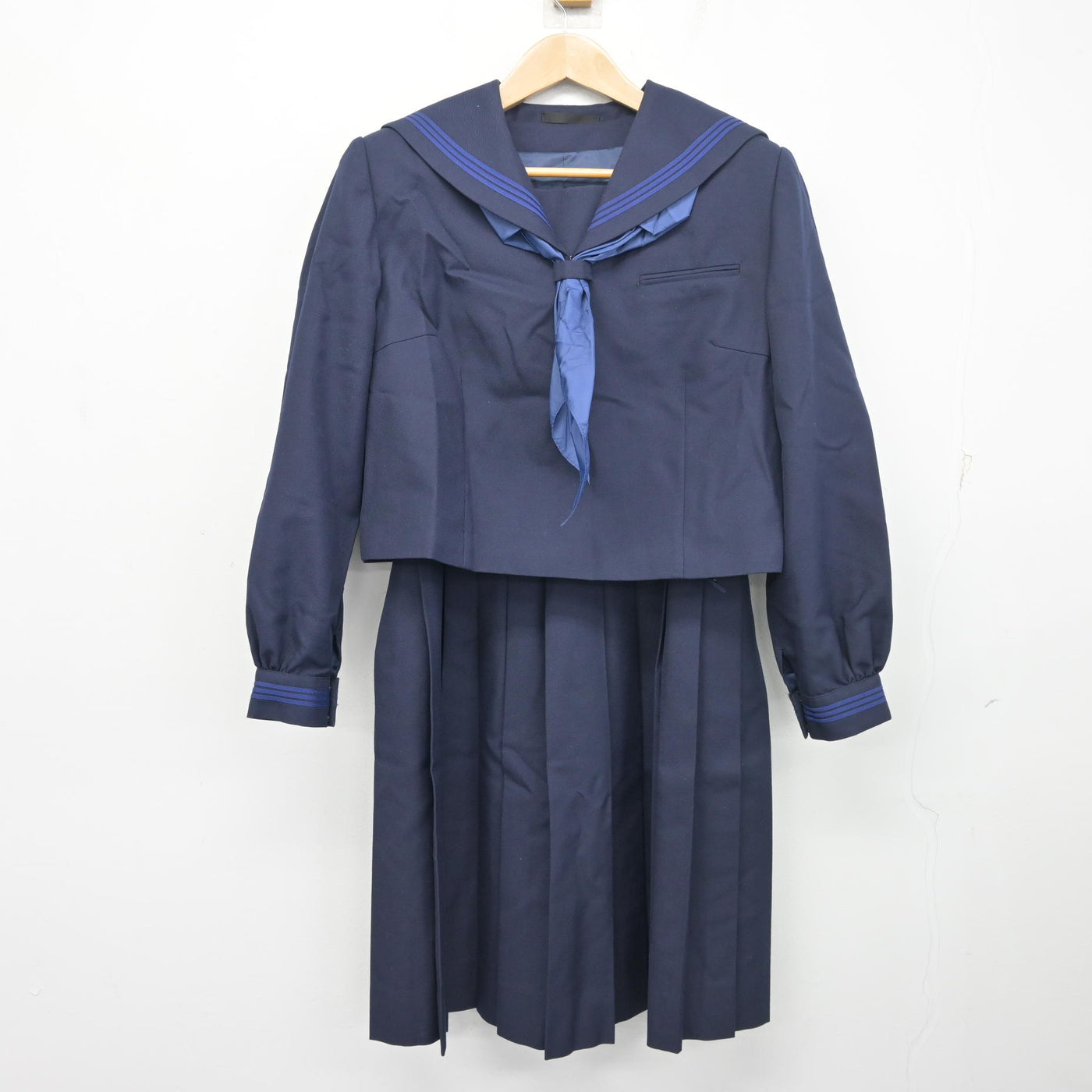 【中古】神奈川県 宮崎中学校 女子制服 3点 (セーラー服・ジャンパースカート) sf103427