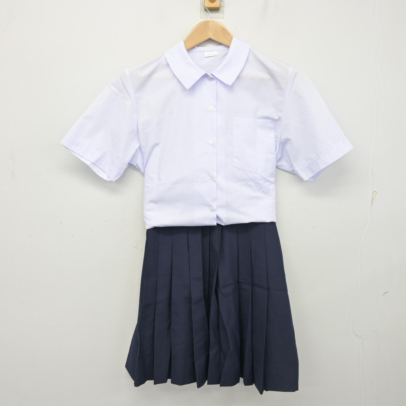 【中古】神奈川県 宮崎中学校 女子制服 3点 (シャツ・スカート) sf103428