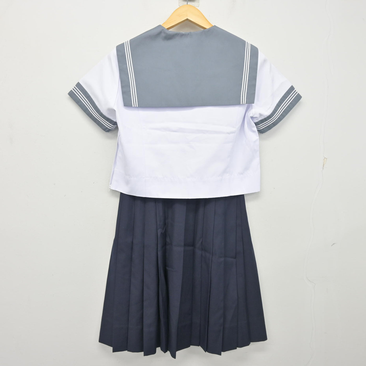 【中古】大阪府 明浄学院高等学校 女子制服 4点 (セーラー服・スカート) sf103431