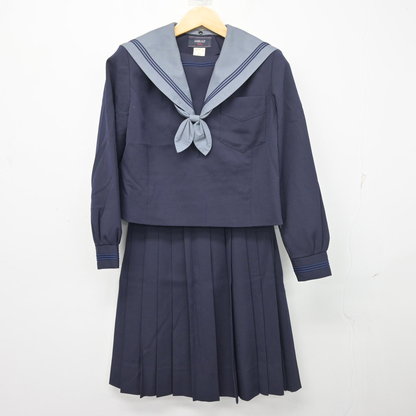 【中古】大阪府 明浄学院高等学校 女子制服 3点 (セーラー服・スカート) sf103432