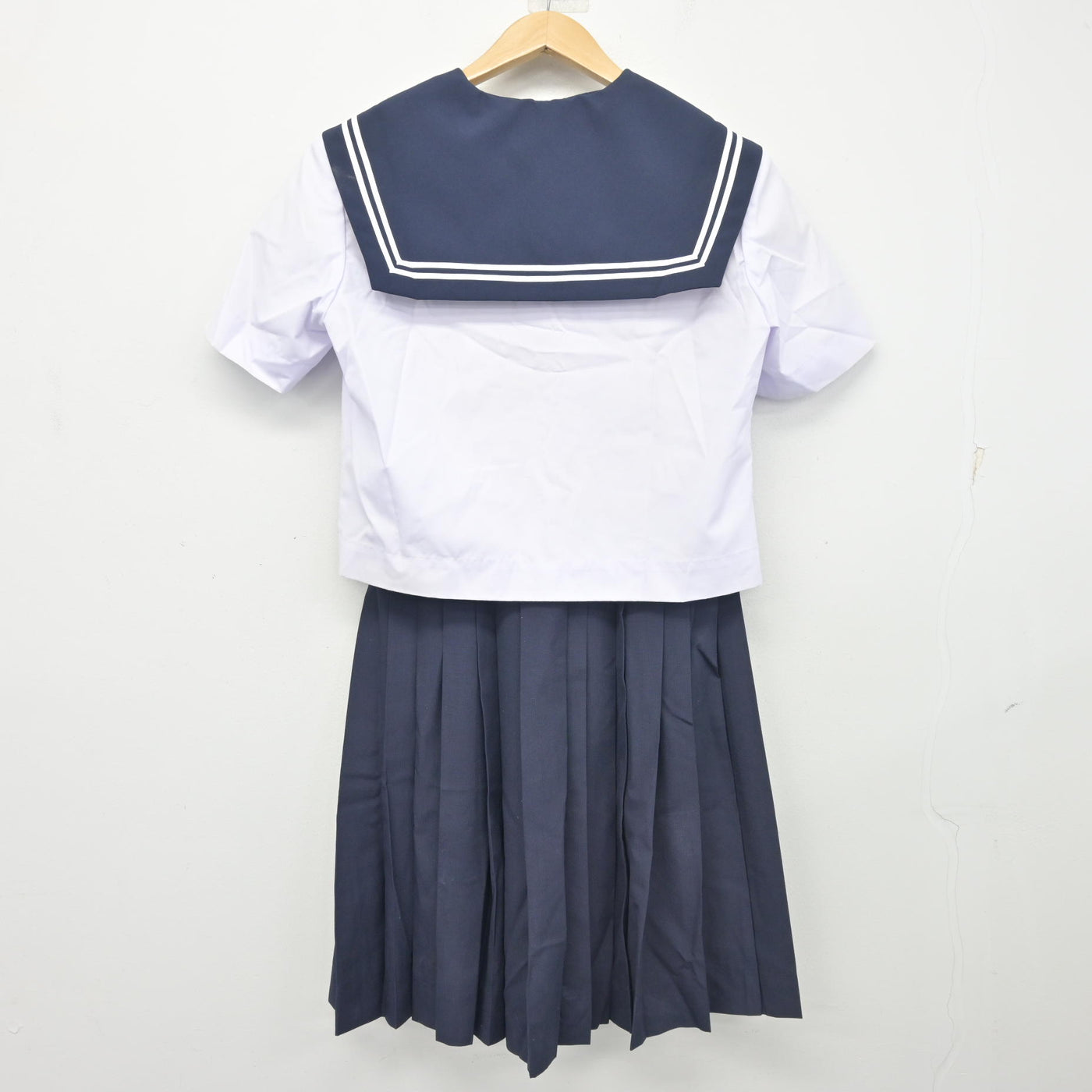 【中古】愛知県 供米田中学校 女子制服 2点 (セーラー服・スカート) sf103449