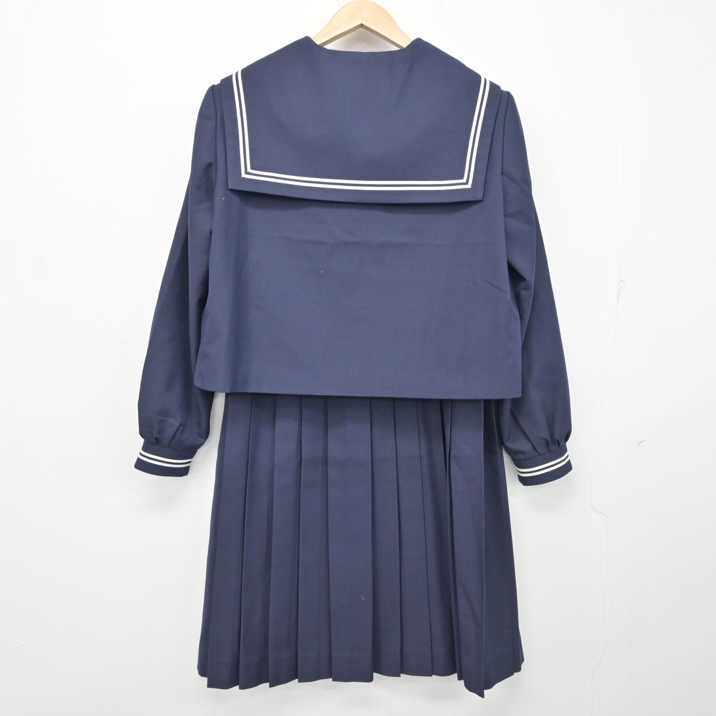 【中古】奈良県 天理市立南中学校 女子制服 2点 (セーラー服・スカート) sf103464