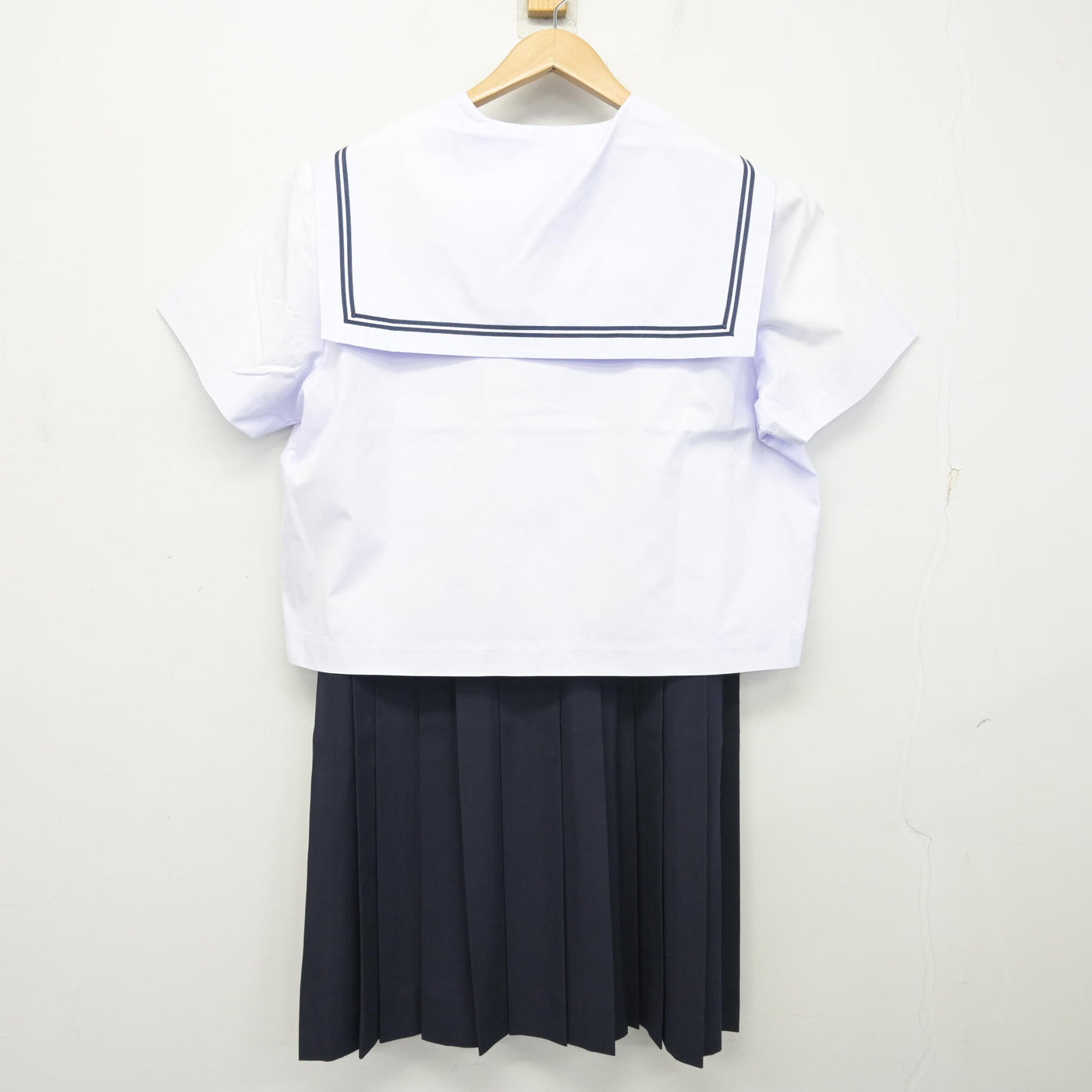 【中古】奈良県 天理市立南中学校 女子制服 2点 (セーラー服・スカート) sf103465