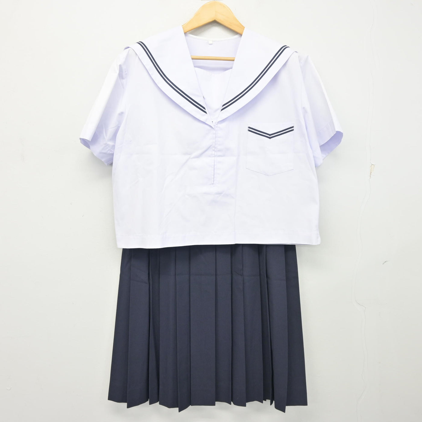 【中古】奈良県 天理市立南中学校 女子制服 3点 (セーラー服・スカート) sf103468