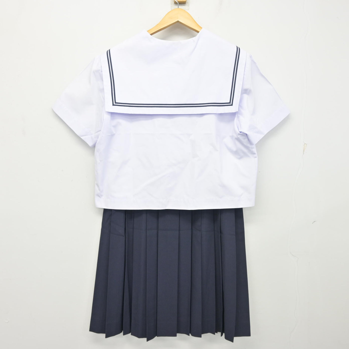 【中古】奈良県 天理市立南中学校 女子制服 3点 (セーラー服・スカート) sf103468