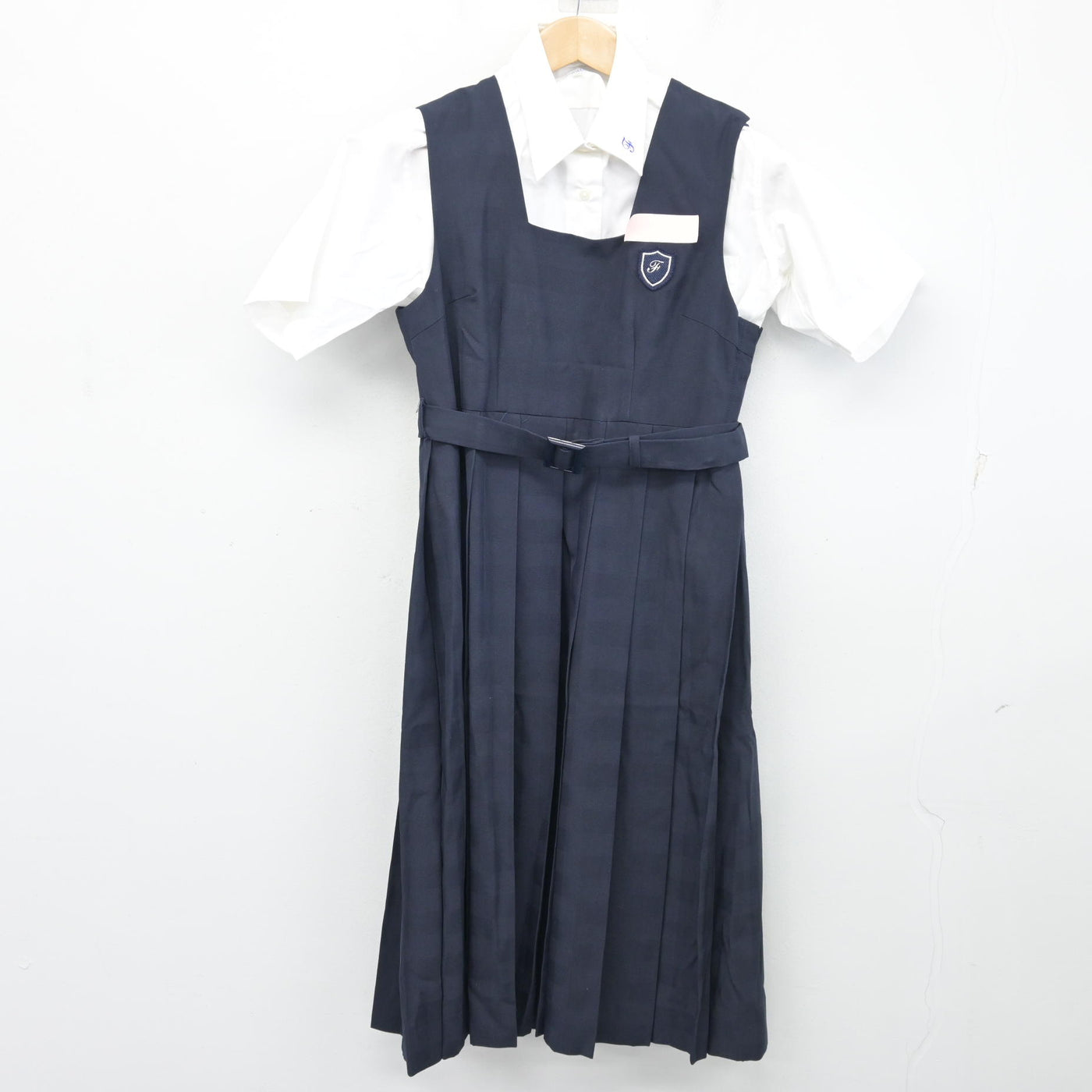 【中古】福岡県 二日市中学校 女子制服 2点 (シャツ・ジャンパースカート) sf103474