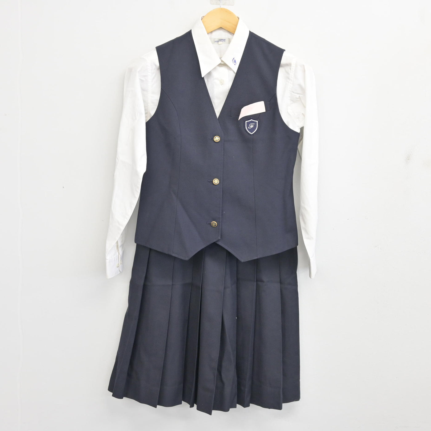 【中古】福岡県 二日市中学校 女子制服 4点 (ブレザー・ベスト・シャツ・スカート) sf103477