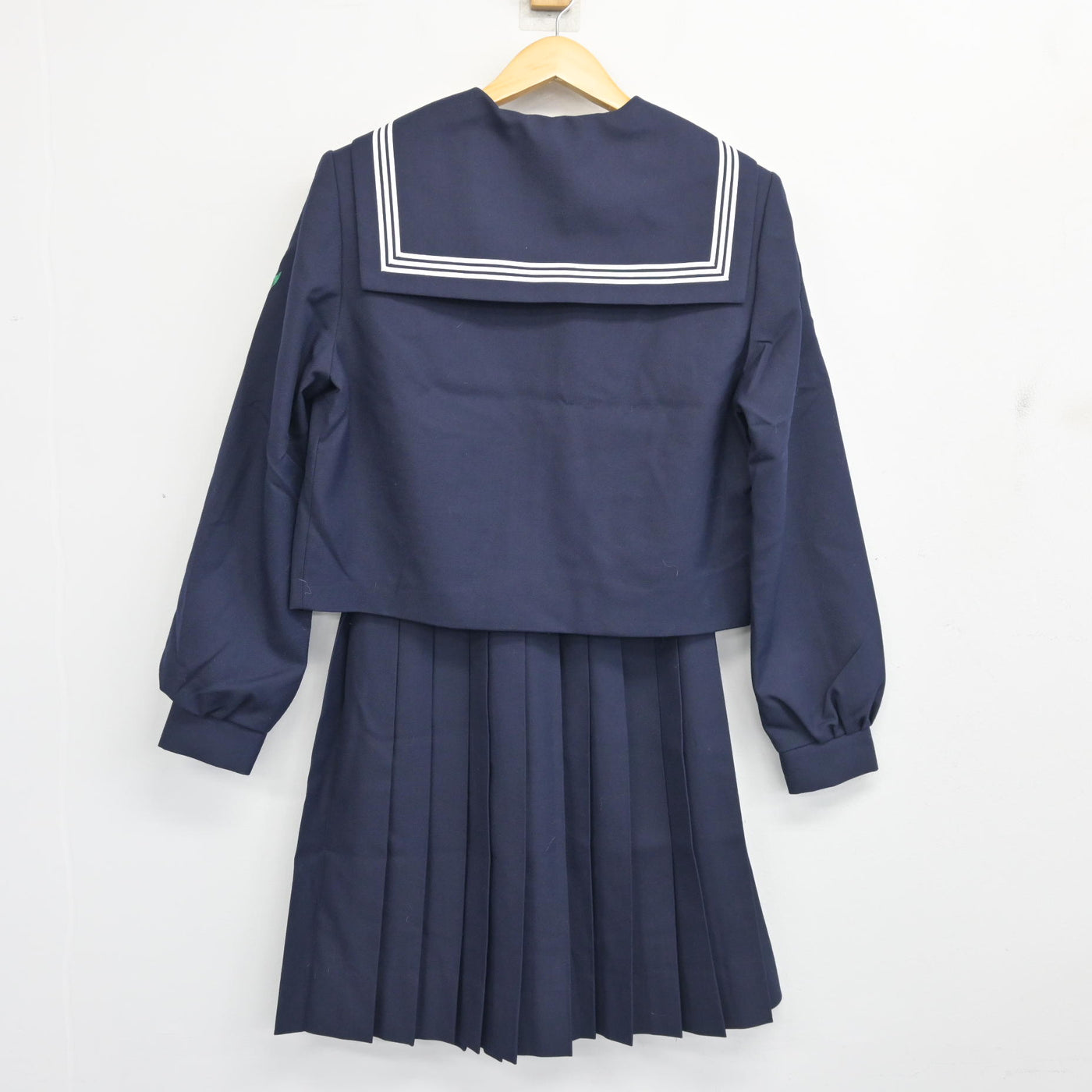 【中古】大分県 鶴崎中学校 女子制服 3点 (セーラー服・スカート) sf103487