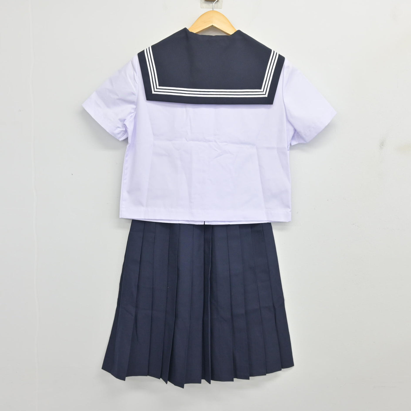 【中古】大分県 鶴崎中学校 女子制服 3点 (セーラー服・スカート) sf103488