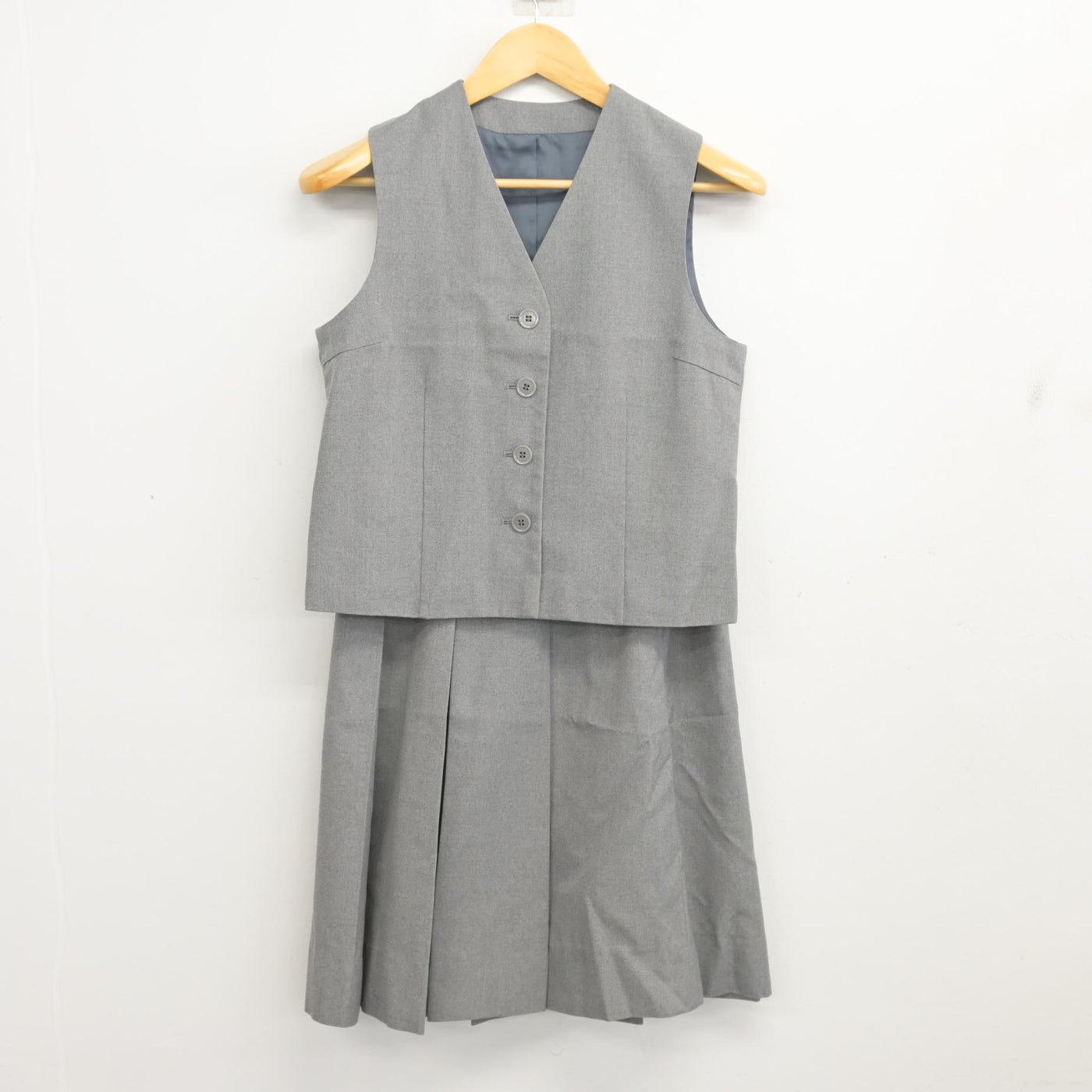 【中古】埼玉県 南陵中学校 女子制服 2点 (ベスト・スカート) sf103500