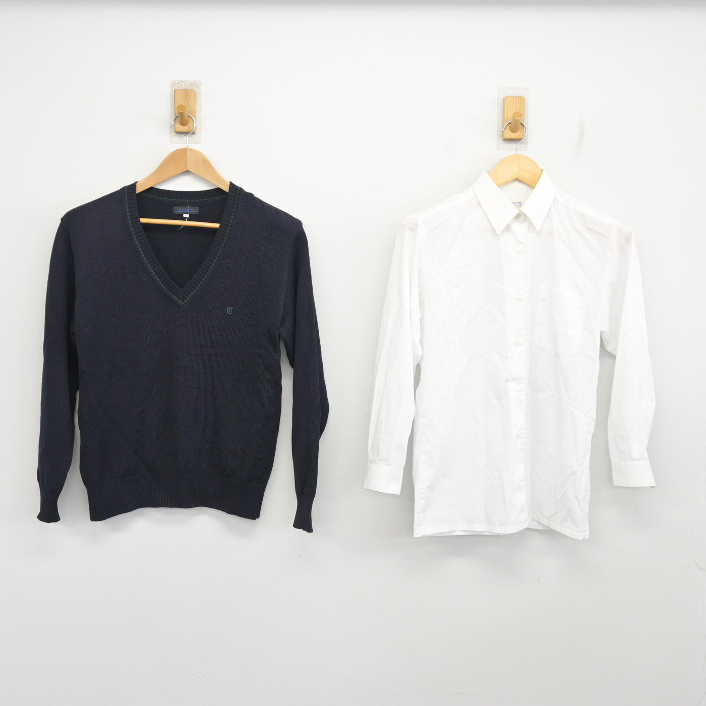 【中古】埼玉県 所沢中央高等学校 女子制服 2点 (ニット・シャツ) sf103503