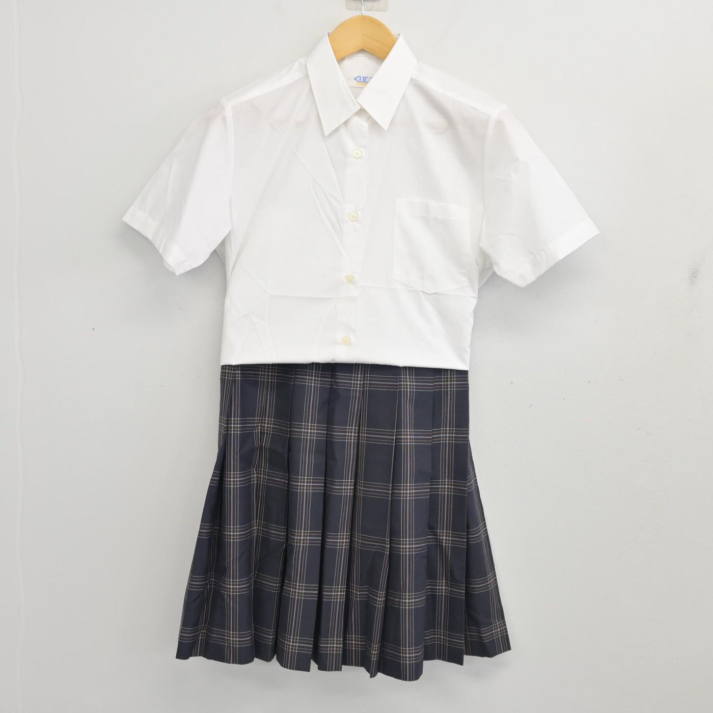 【中古】埼玉県 所沢中央高等学校 女子制服 2点 (シャツ・スカート) sf103504
