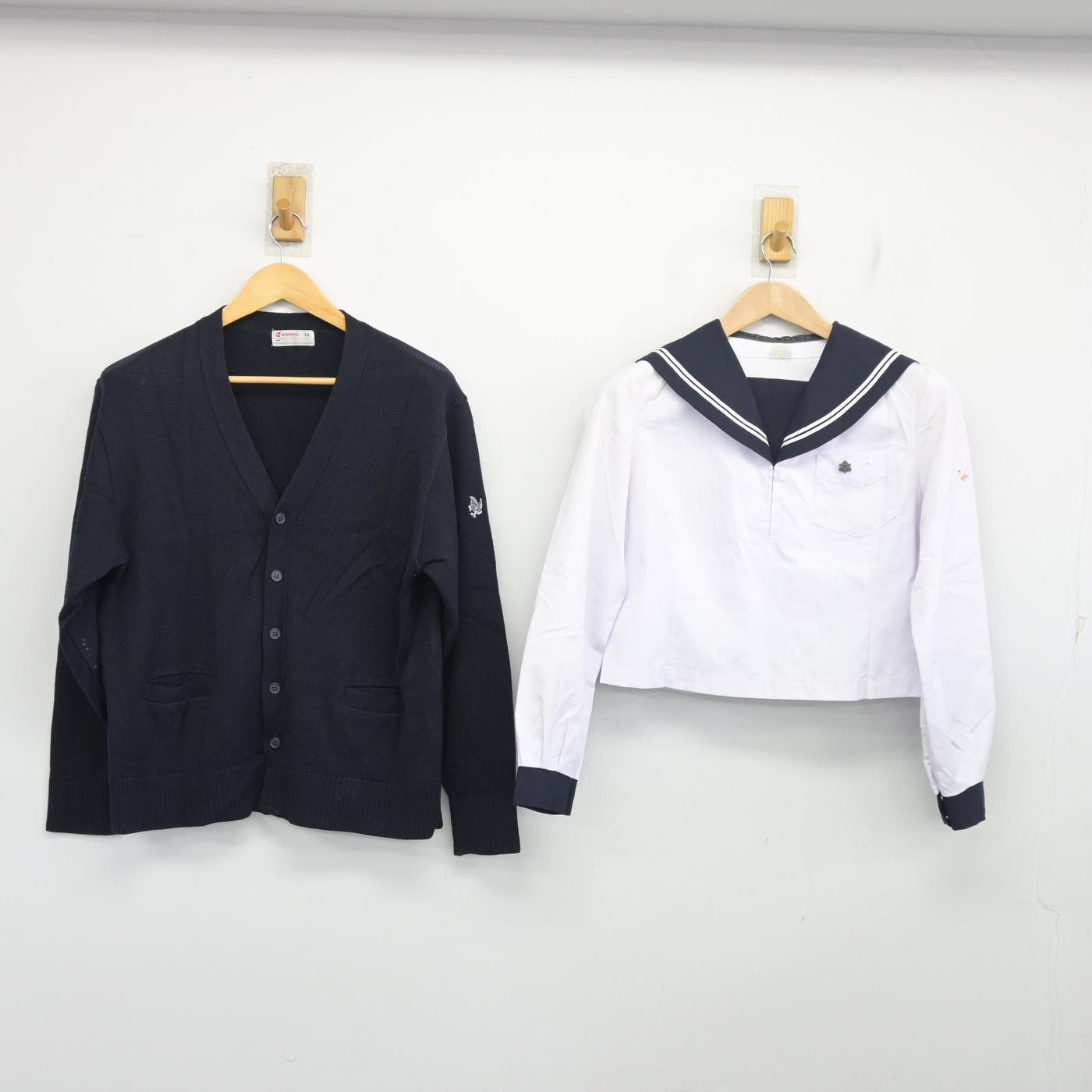 【中古】北海道 千歳高等学校 女子制服 2点 (ニット・セーラー服) sf103511