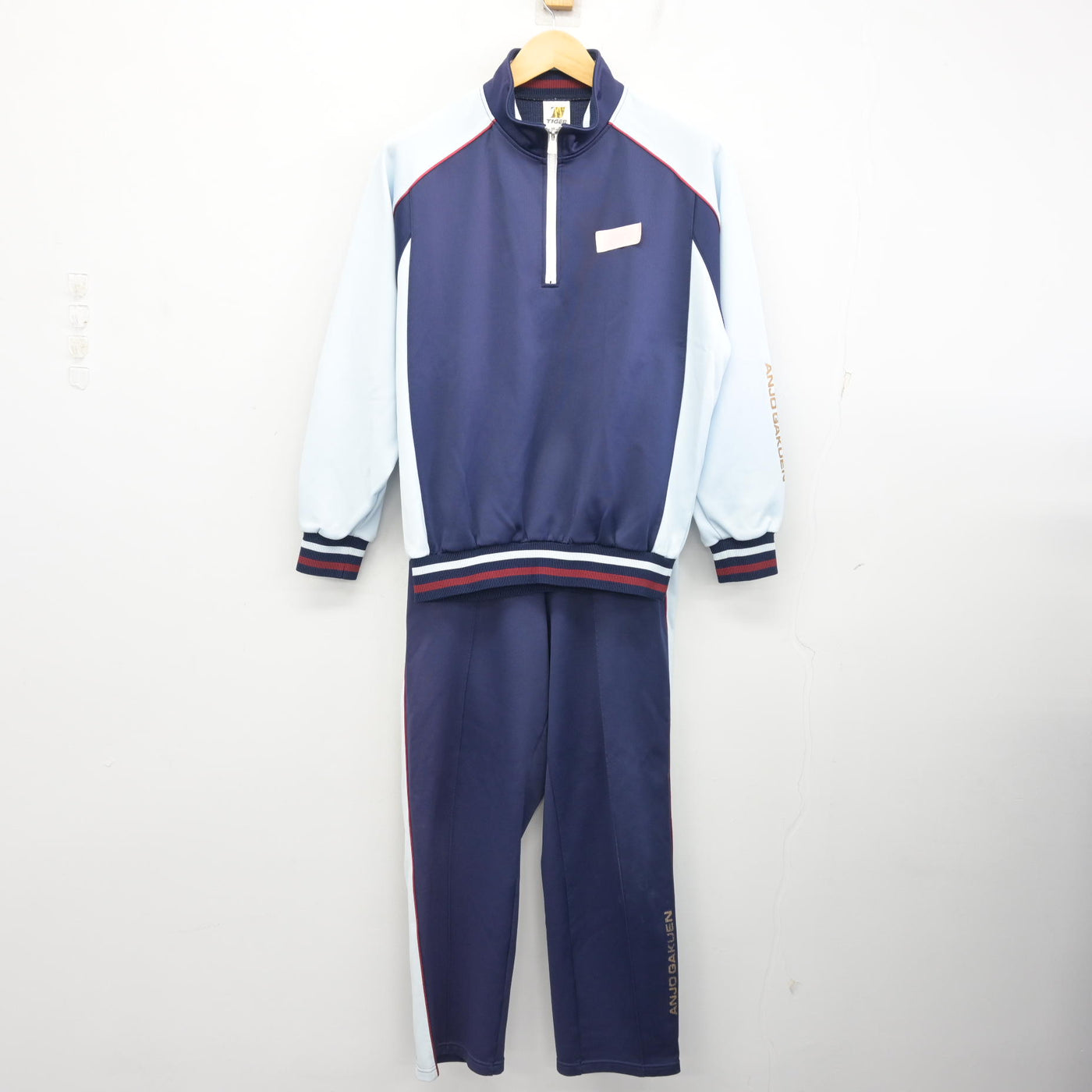【中古】愛知県 安城学園高等学校 女子制服 3点 (ジャージ 上・体操服 上・ジャージ 下) sf103522
