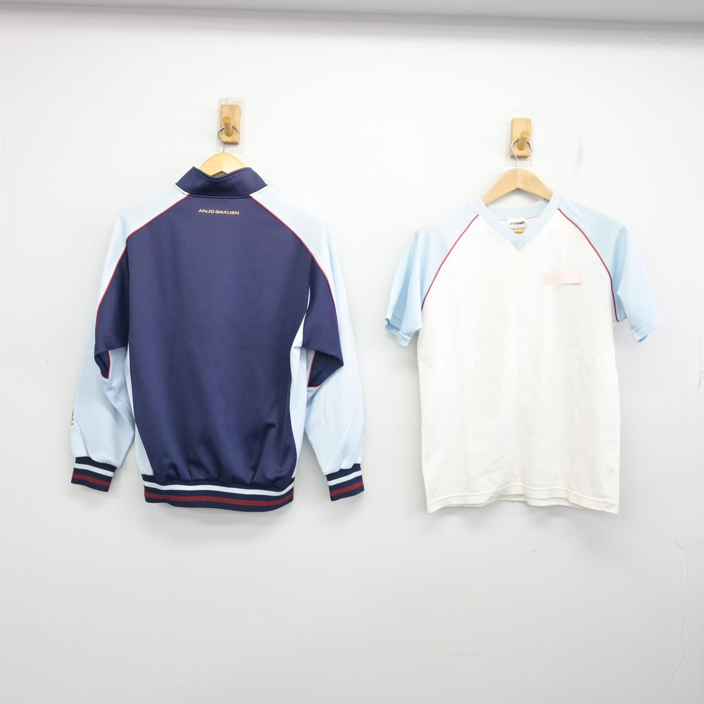 【中古】愛知県 安城学園高等学校 女子制服 3点 (ジャージ 上・体操服 上・ジャージ 下) sf103522