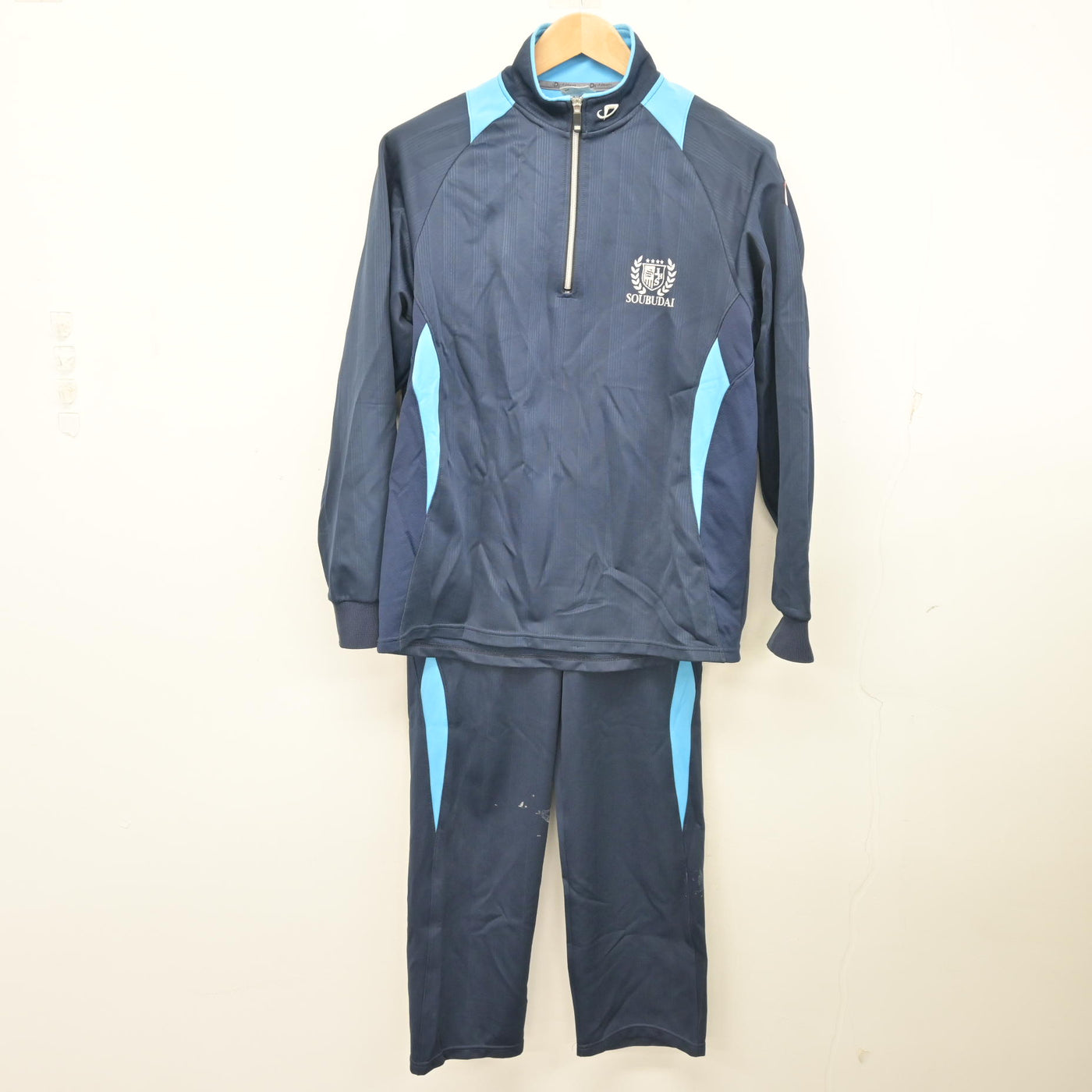 【中古】神奈川県 相武台中学校 女子制服 2点 (ジャージ 上・ジャージ 下) sf103560