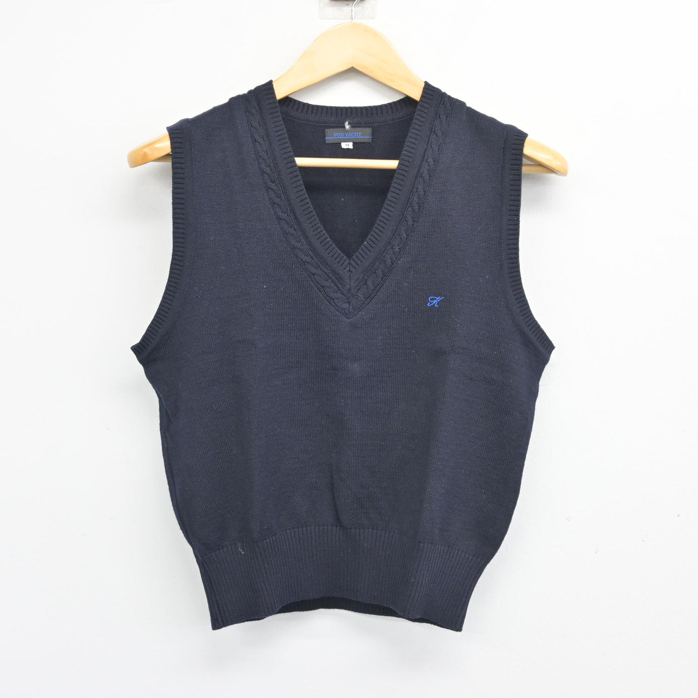 【中古】東京都 吉祥女子中学・高等学校 女子制服 2点 (ニットベスト・シャツ) sf103572