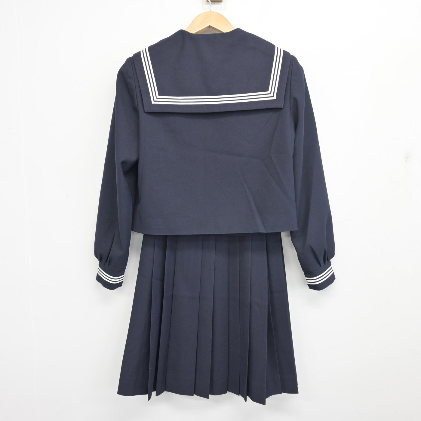【中古】静岡県 磐田市立神明中学校 女子制服 4点 (セーラー服・スカート・スカート) sf103578