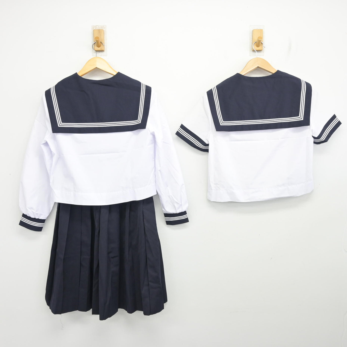 【中古】静岡県 御殿場中学校 女子制服 4点 (セーラー服・セーラー服・スカート) sf103584