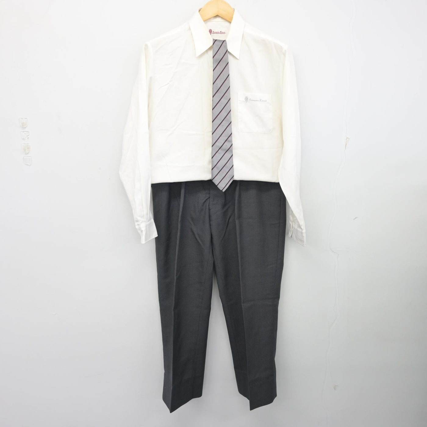 【中古】大阪府 アサンプション国際中学校高等学校 男子制服 4点 (ニット・シャツ・ズボン) sf103598