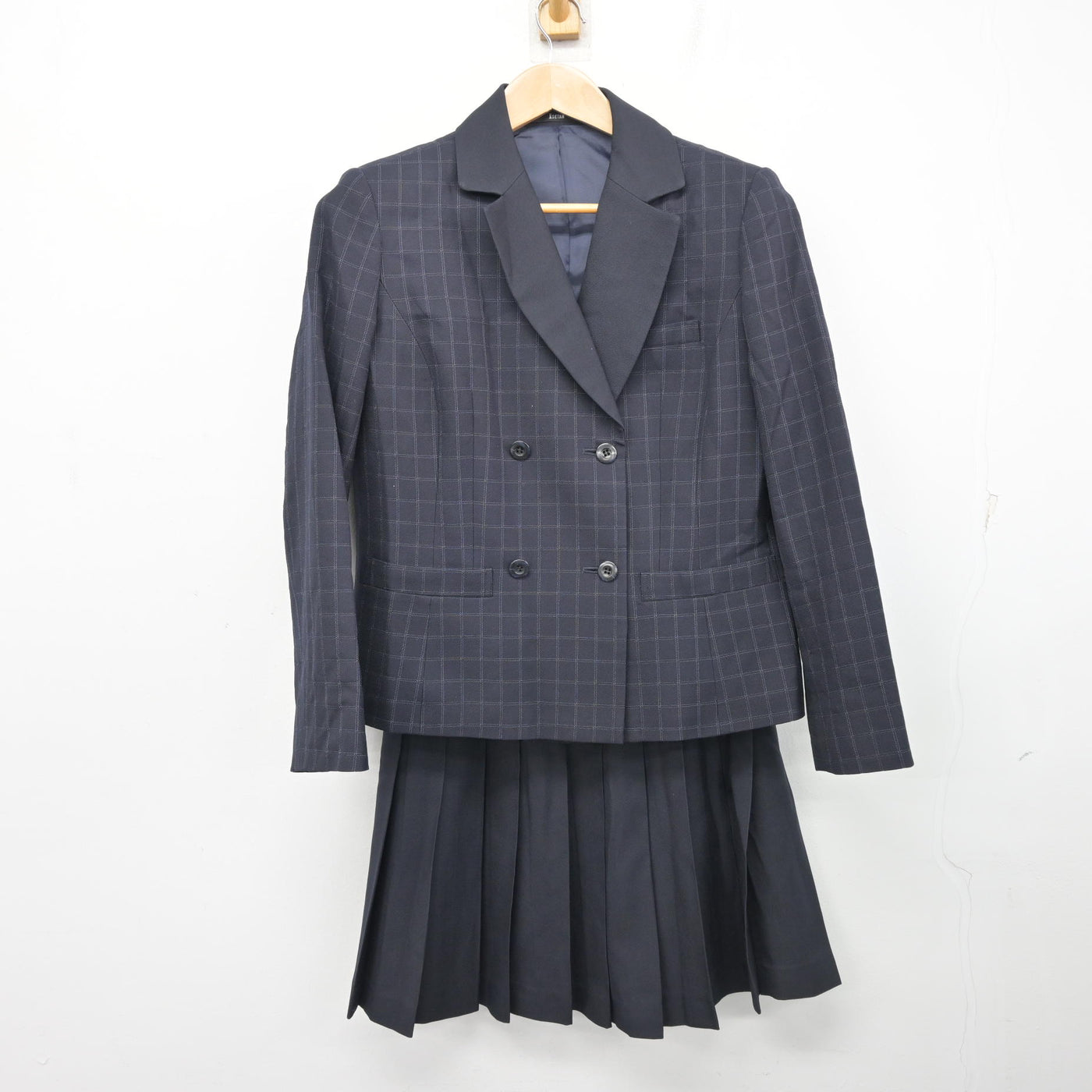 【中古】東京都 三輪田学園高等学校/旧制服 女子制服 4点 (ブレザー・ニット・スカート) sf103611