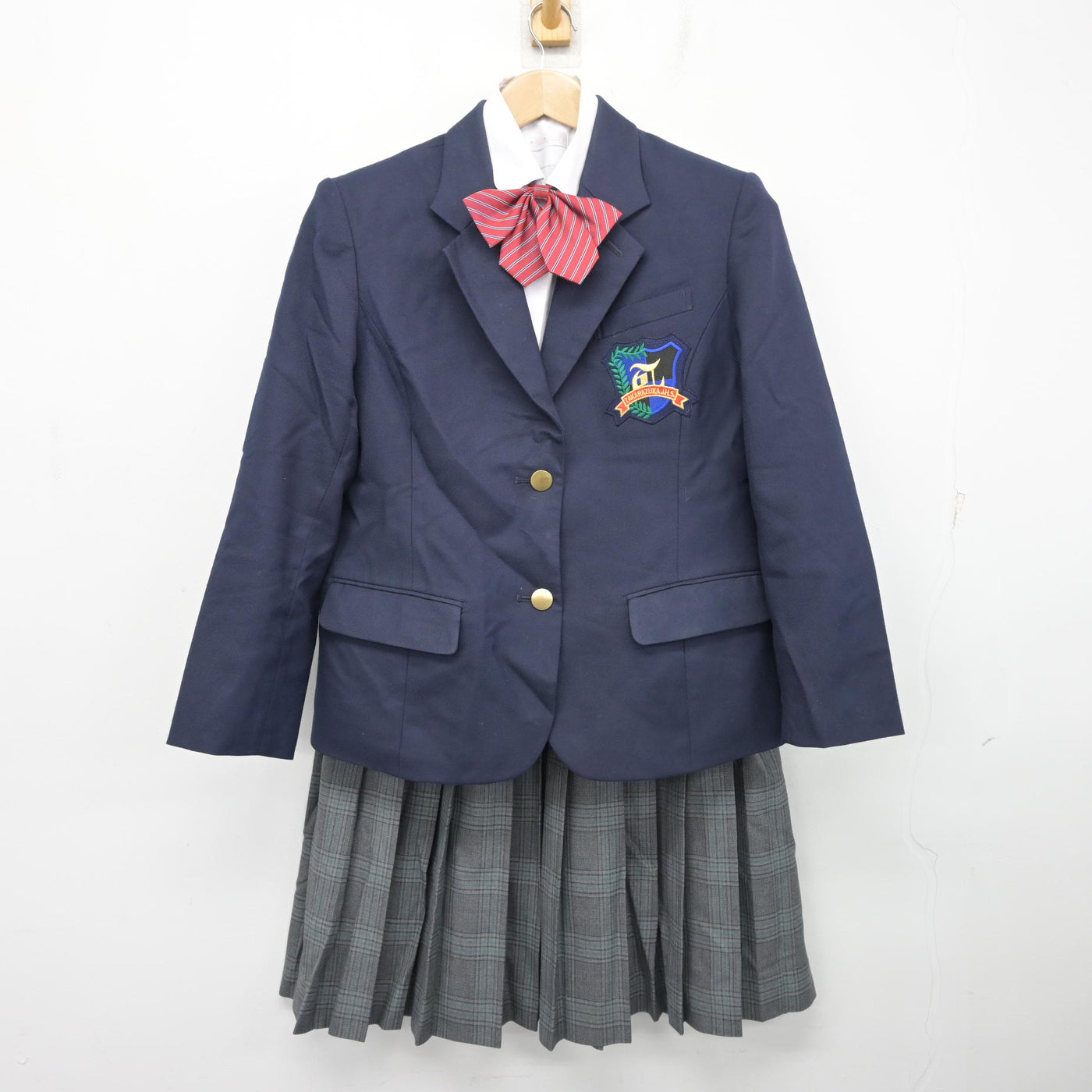 【中古】兵庫県 宝塚中学校 女子制服 4点 (ブレザー・シャツ・スカート) sf103624