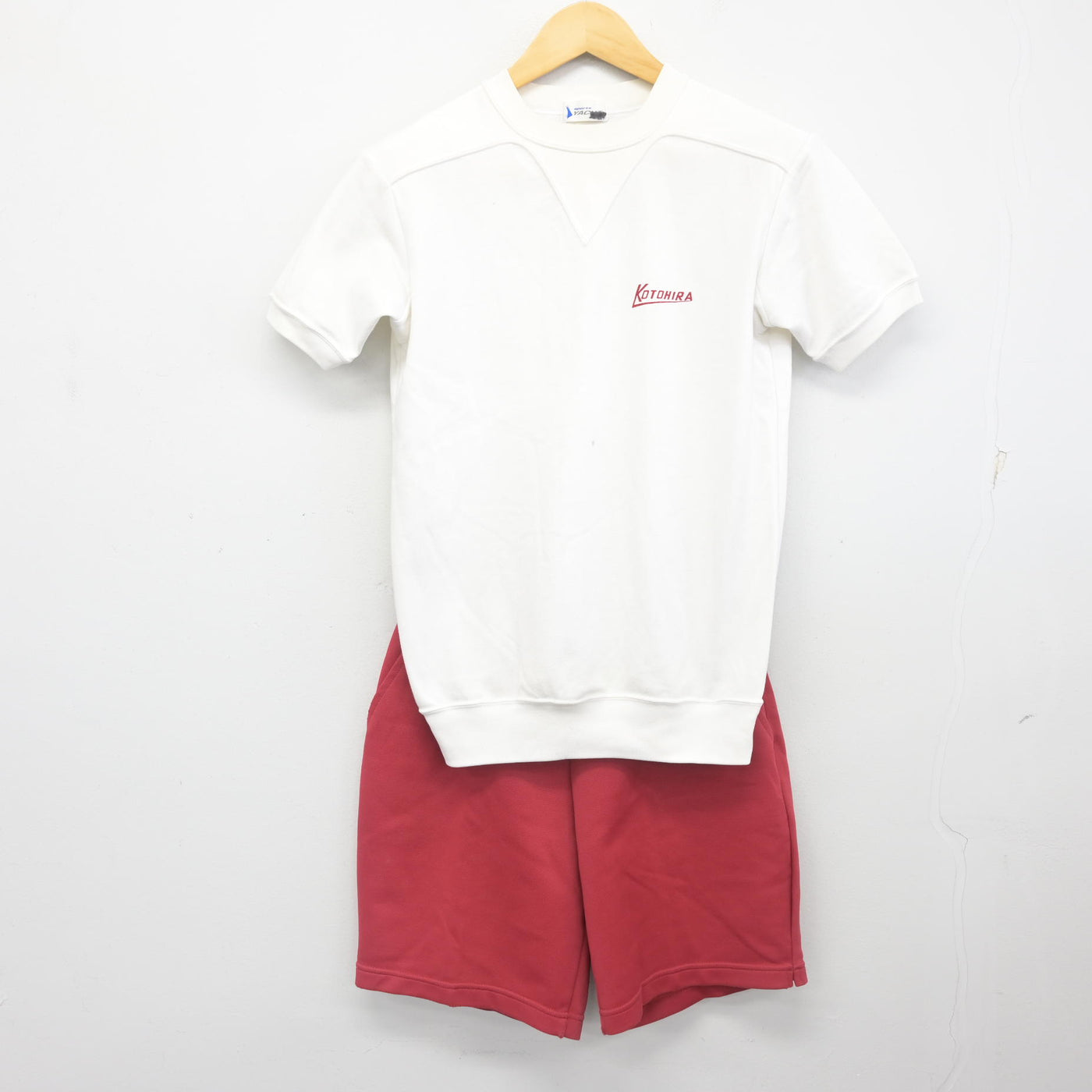 【中古】香川県 琴平中学校 女子制服 3点 (ジャージ 上・体操服 上・体操服 下) sf103648