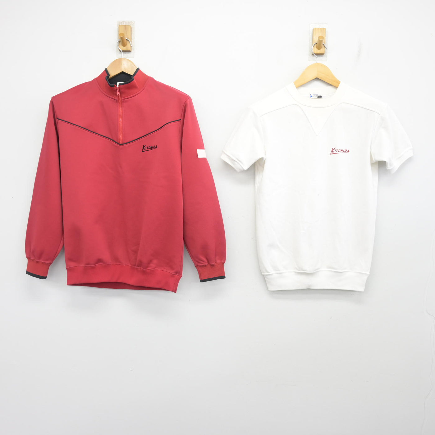 【中古】香川県 琴平中学校 女子制服 3点 (ジャージ 上・体操服 上・体操服 下) sf103648