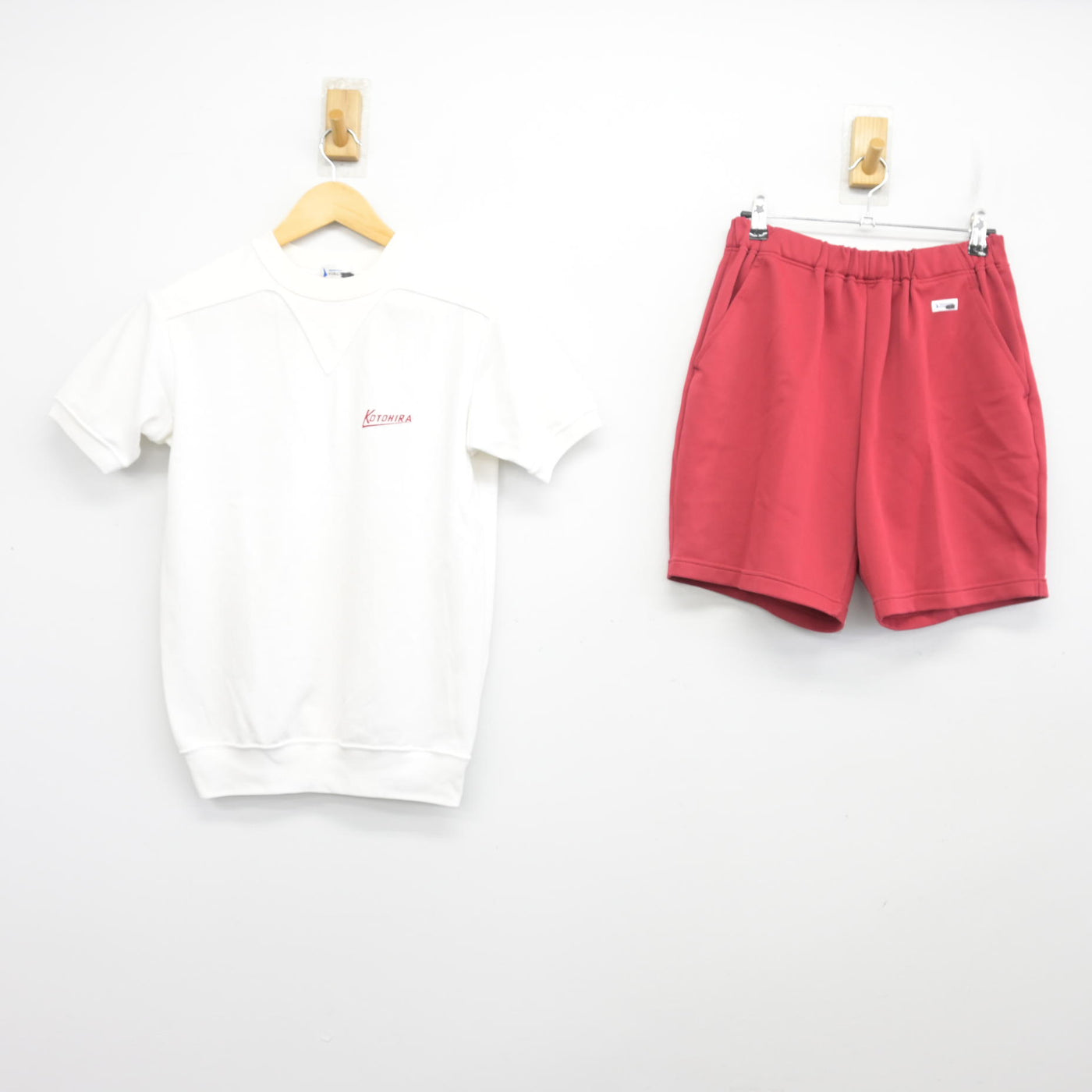 【中古】香川県 琴平中学校 女子制服 2点 (体操服 上・体操服 下) sf103649