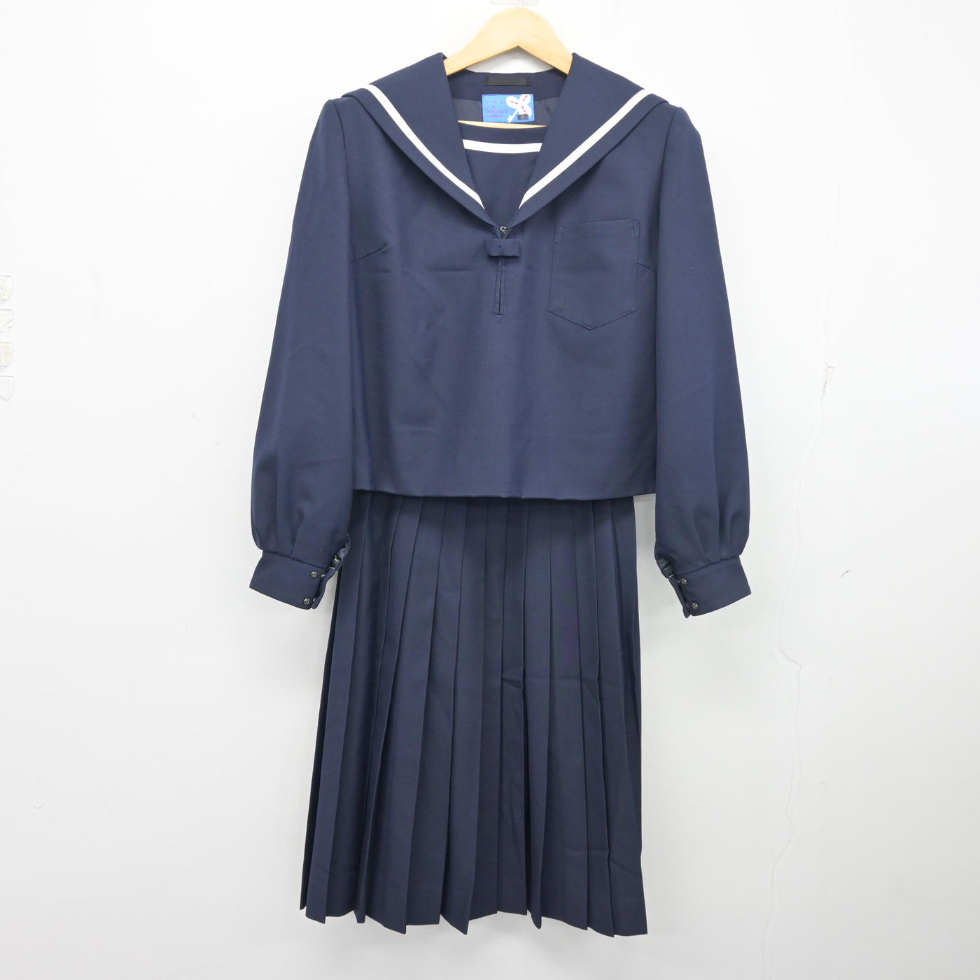 【中古】香川県 琴平中学校 女子制服 2点 (セーラー服・スカート) sf103650