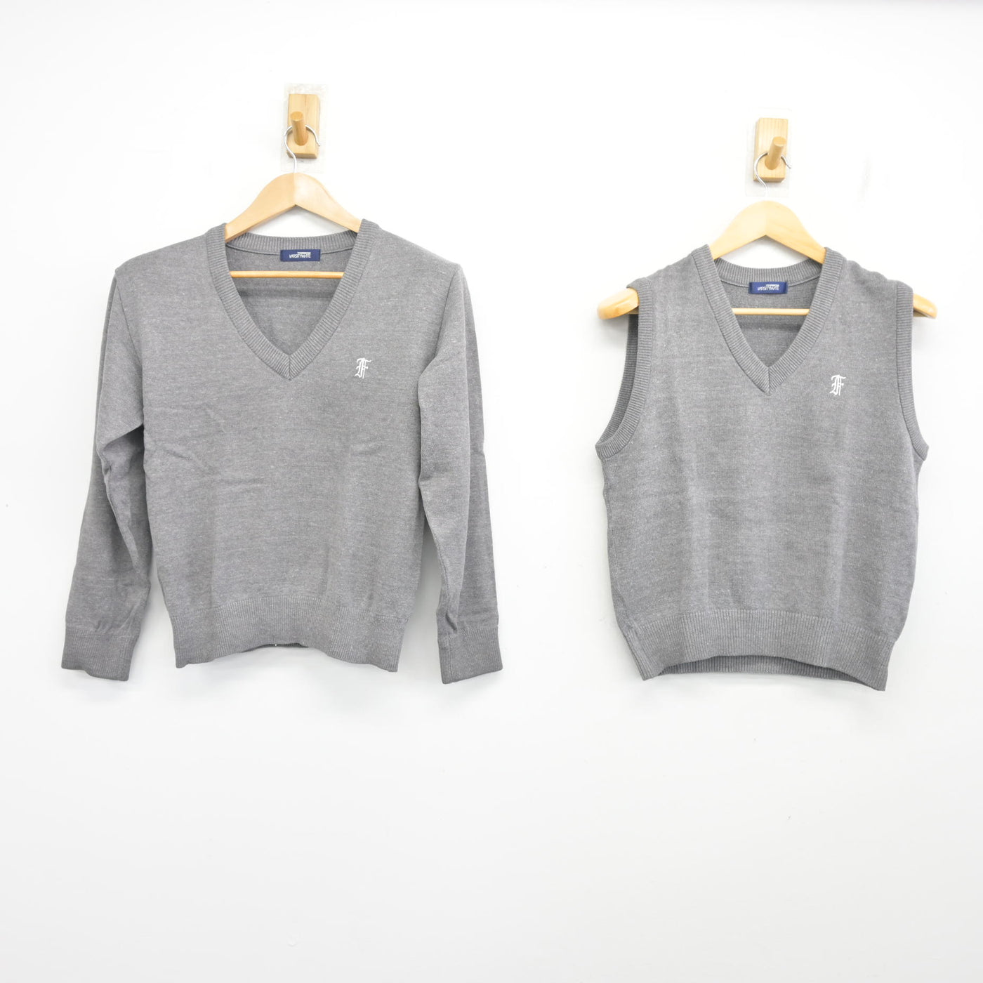 【中古】東京都 富士見高等学校 女子制服 2点 (ニット・ニットベスト) sf103666