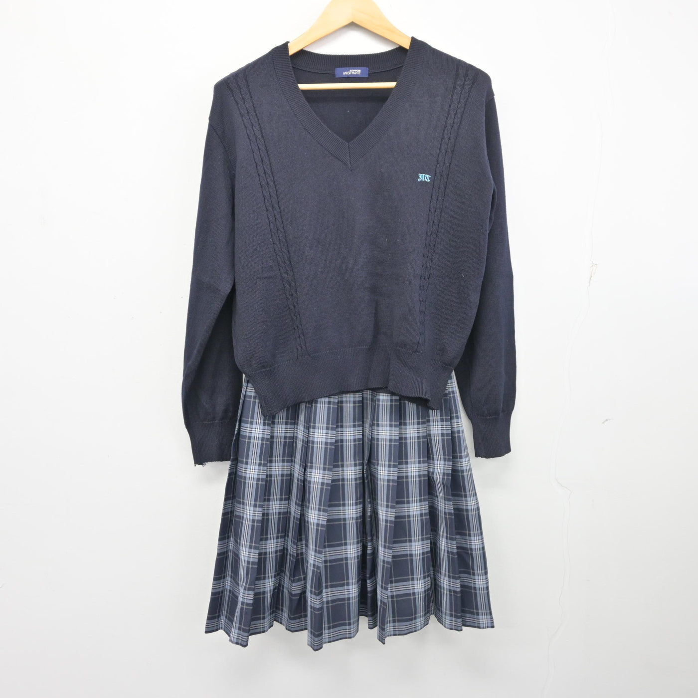 【中古】埼玉県 花咲徳栄高等学校 女子制服 3点 (ニット・ニットベスト・スカート) sf103674