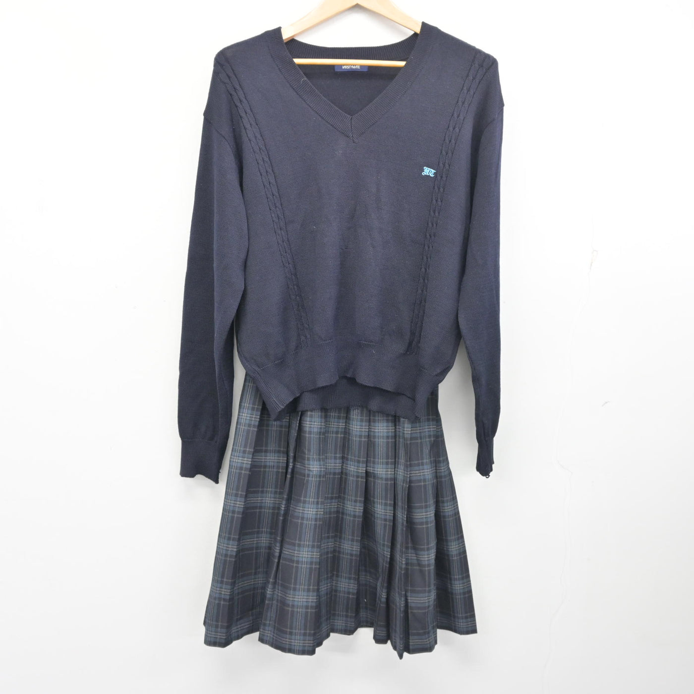 【中古】埼玉県 花咲徳栄高等学校 女子制服 4点 (ブレザー・ニット・スカート) sf103678