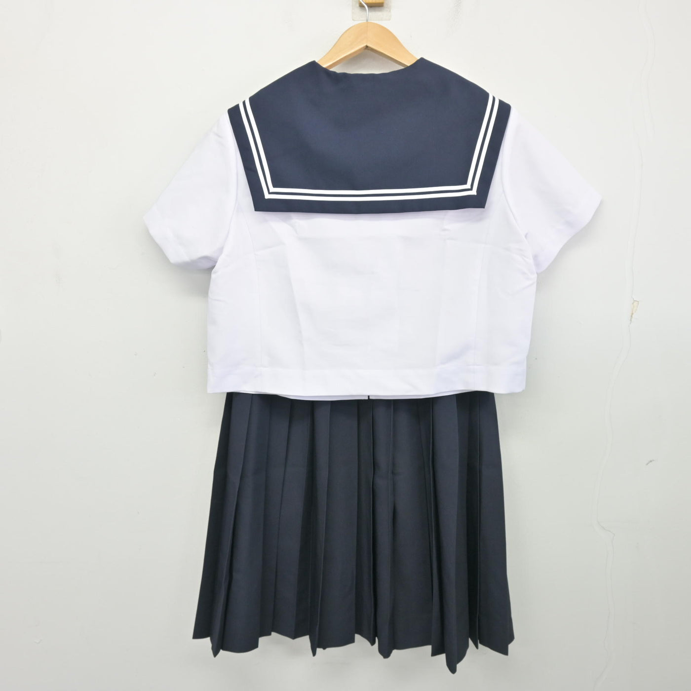 【中古】愛知県 尾張旭市立旭中学校/旧制服 女子制服 2点 (セーラー服・スカート) sf103688