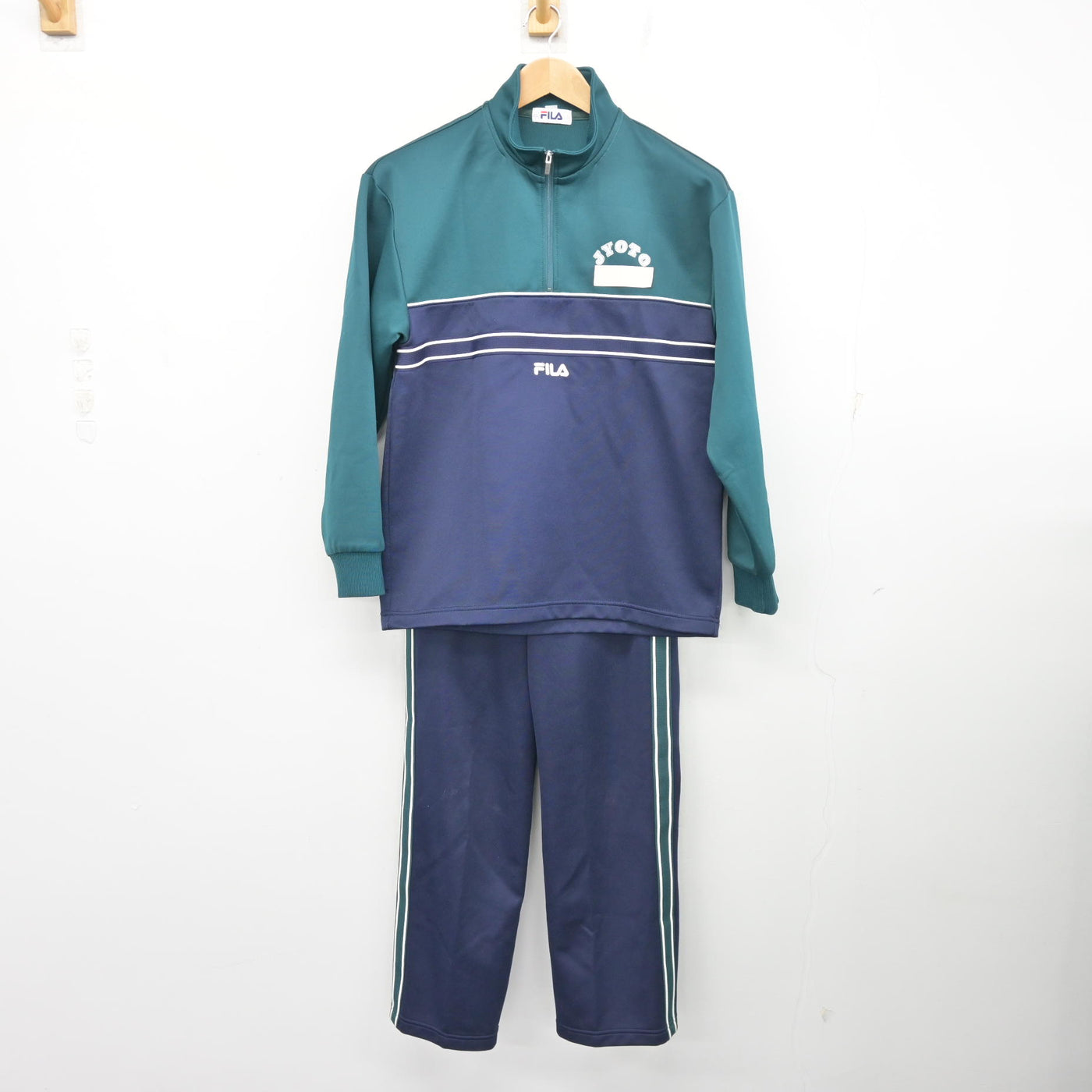 【中古】大分県 城東中学校 女子制服 2点 (ジャージ 上・ジャージ 下) sf103692