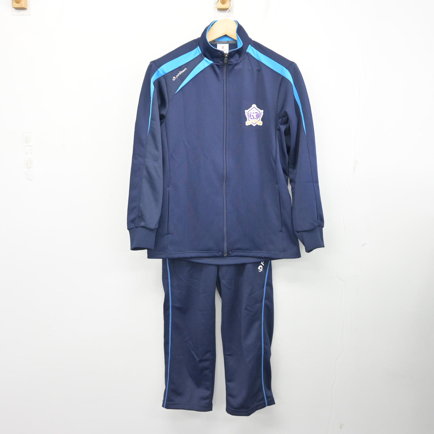 【中古】大分県 大分国際情報高等学校 女子制服 3点 (ジャージ 上・体操服 上・ジャージ 下) sf103697