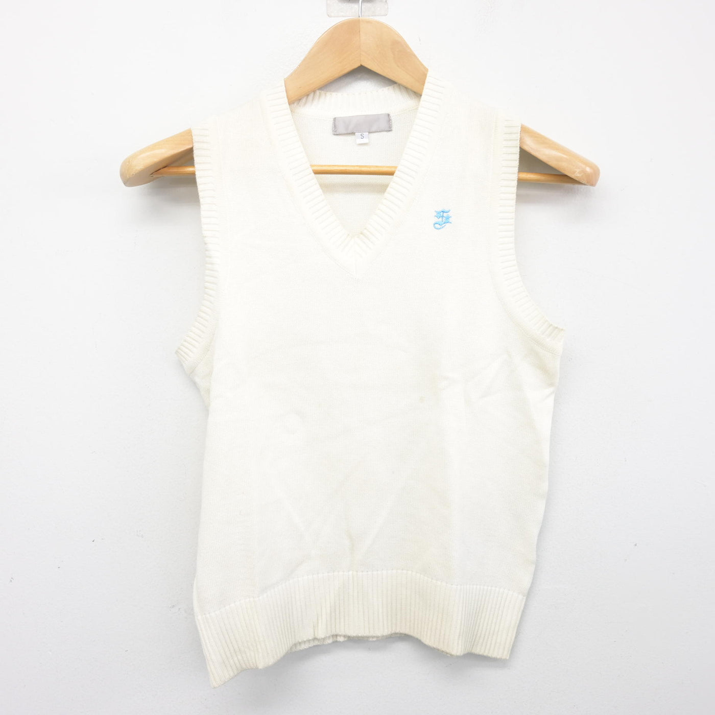 【中古】埼玉県 淑徳与野高等学校 女子制服 2点 (ニットベスト・スカート) sf103713