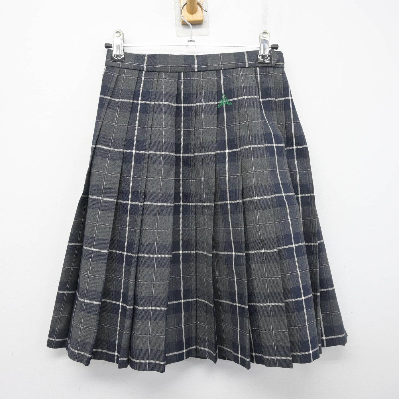 【中古】群馬県 前橋育英高等学校 女子制服 2点 (ニット・スカート) sf103730