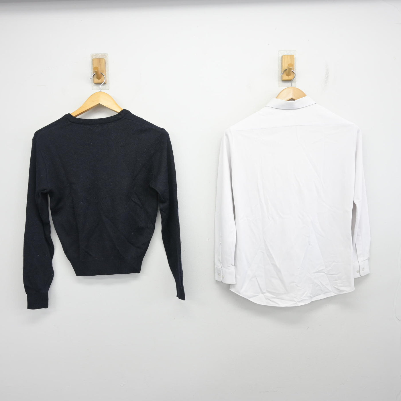 【中古】岡山県 御南中学校 女子制服 2点 (ニット・シャツ) sf103736