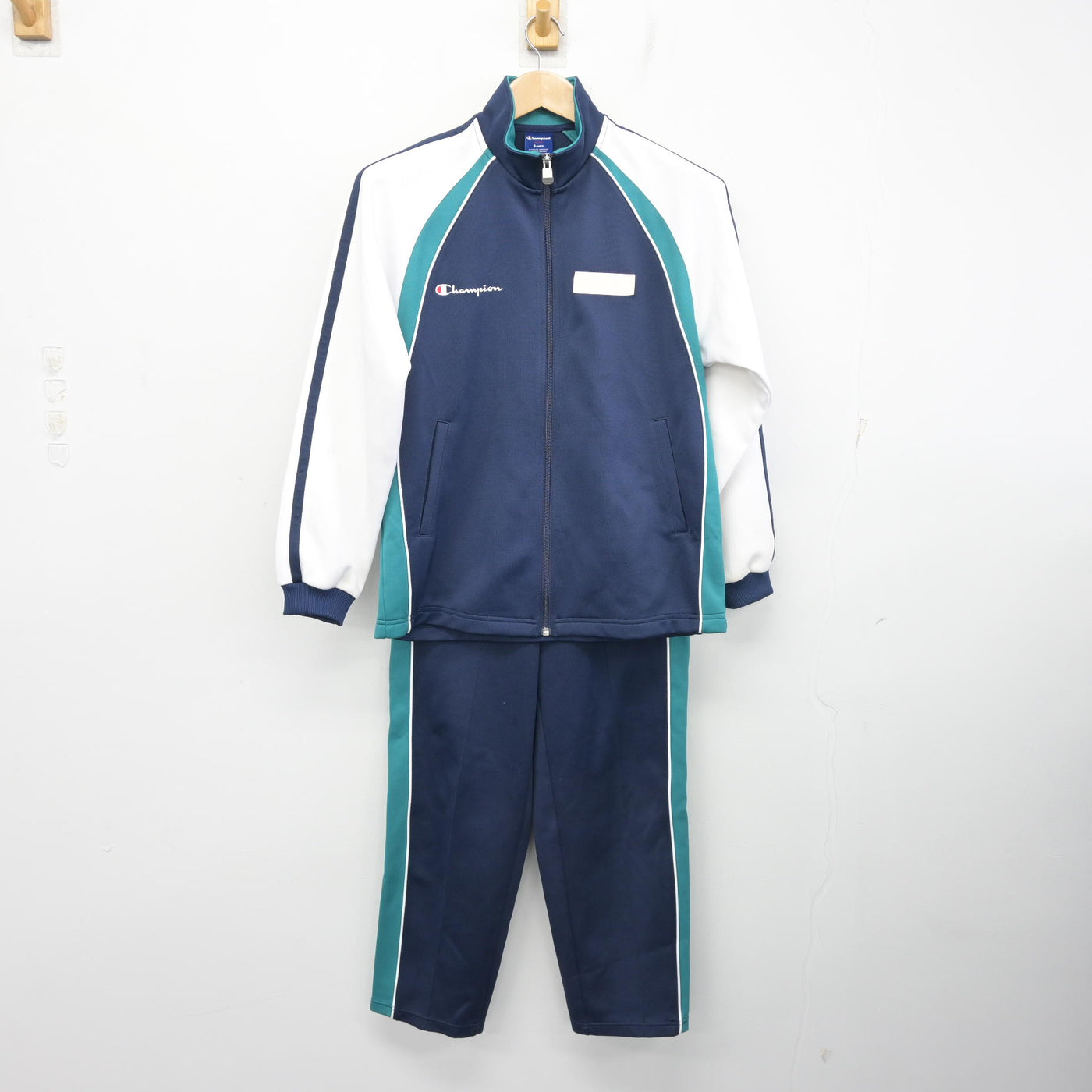 【中古】群馬県 前橋育英高等学校 女子制服 2点 (ジャージ 上・ジャージ 下) sf103739