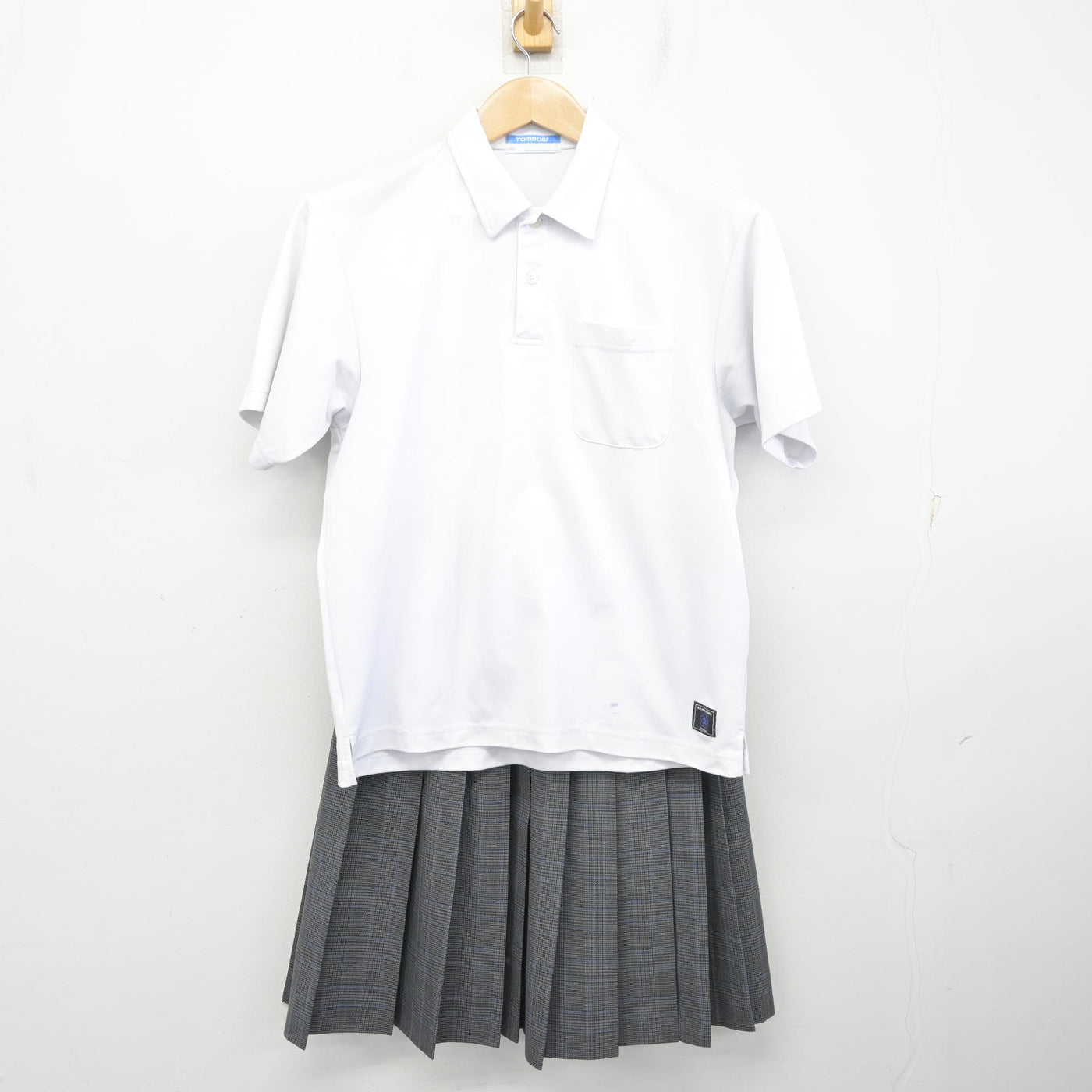 【中古】福岡県 北九州市内中学標準服 女子制服 2点 (シャツ・スカート) sf103743