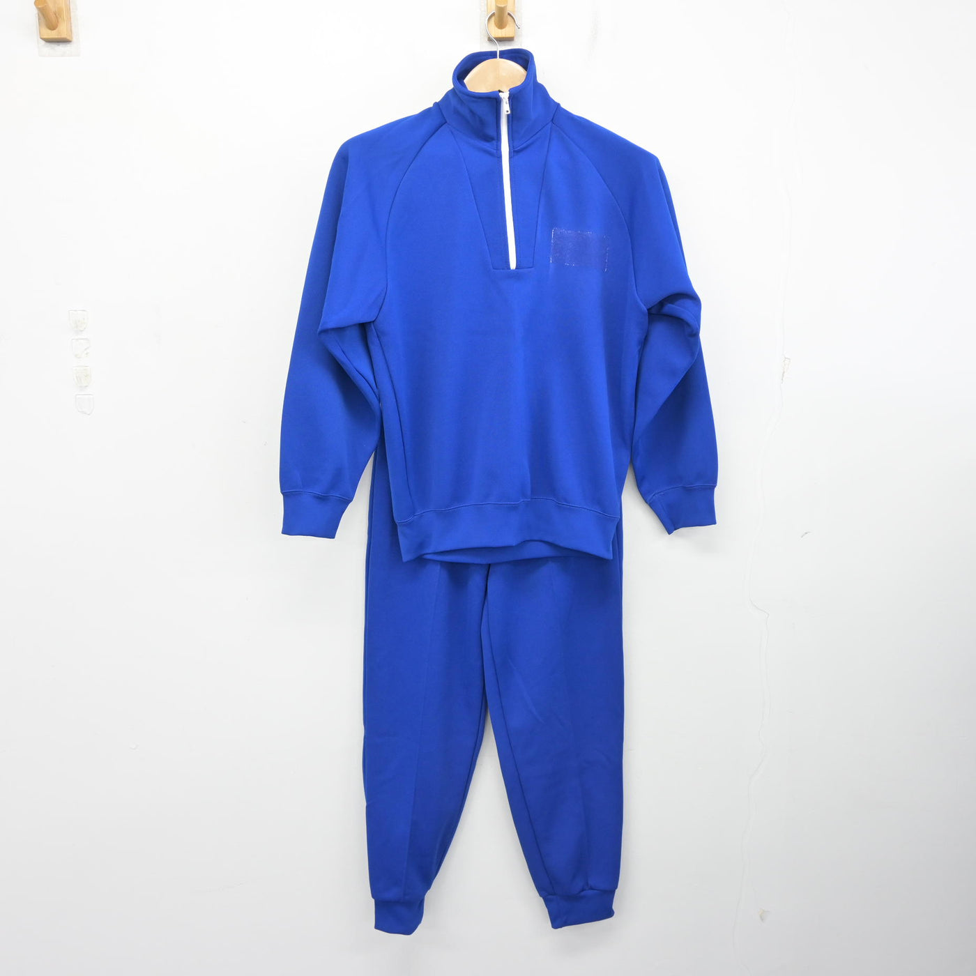 【中古】愛知県 一宮市公立中学校標準服 女子制服 2点 (ジャージ 上・ジャージ 下) sf103750