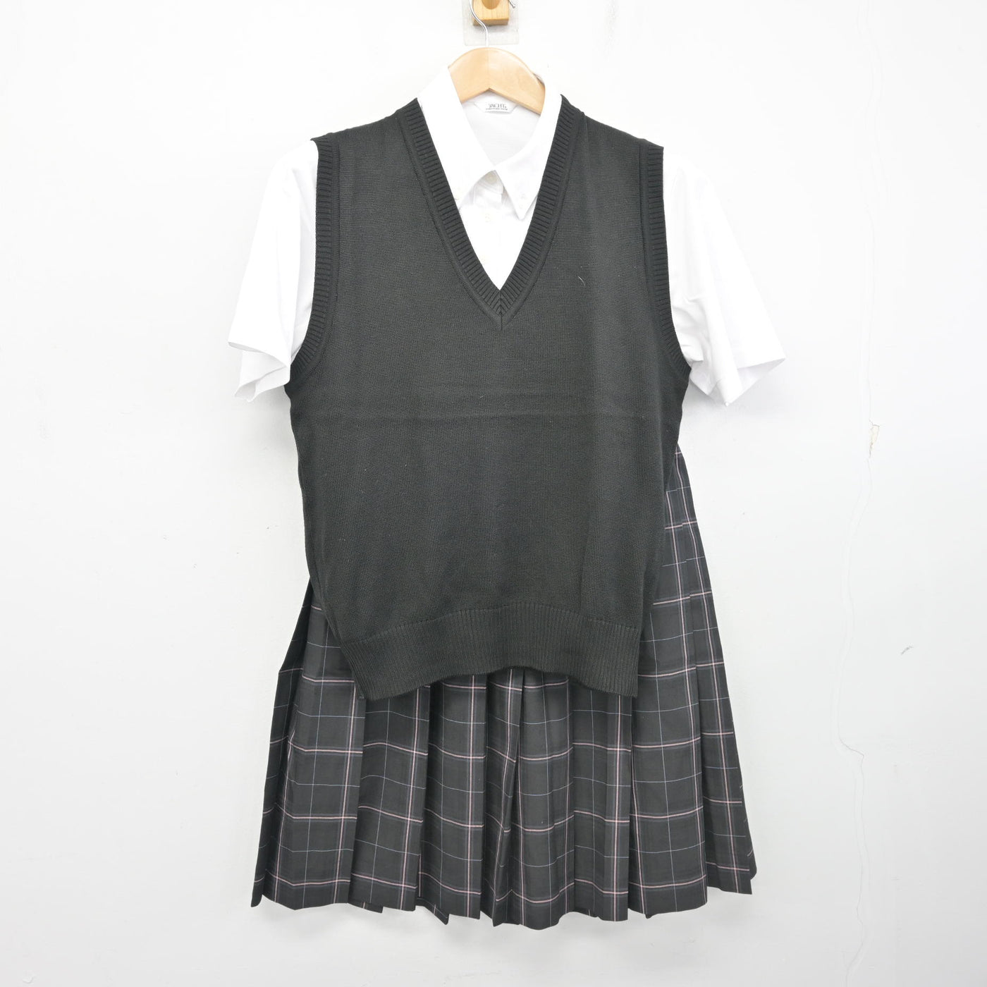 【中古】東京都 中央大学附属中学校・高等学校 女子制服 3点 (ニットベスト・シャツ・スカート) sf103753