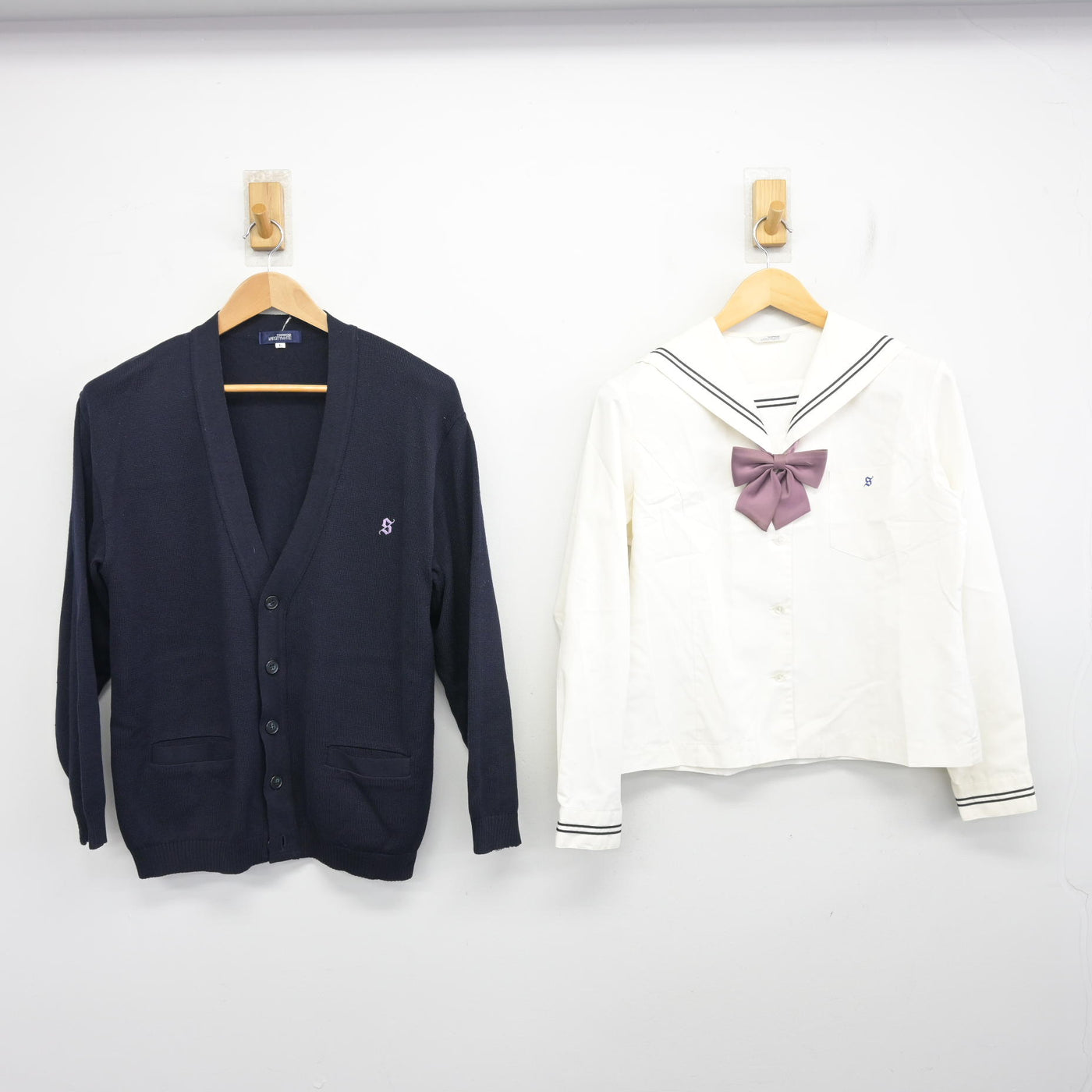 【中古】岡山県 倉敷翠松高等学校/旧制服 女子制服 3点 (ニット・ブラウス) sf103759