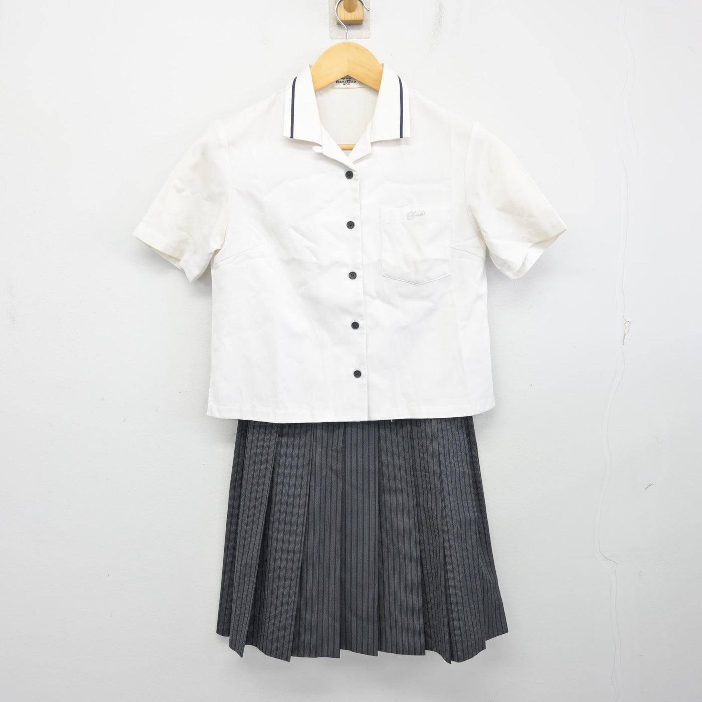 【中古】岡山県 倉敷中央高等学校/旧制服 女子制服 2点 (シャツ・スカート) sf103762