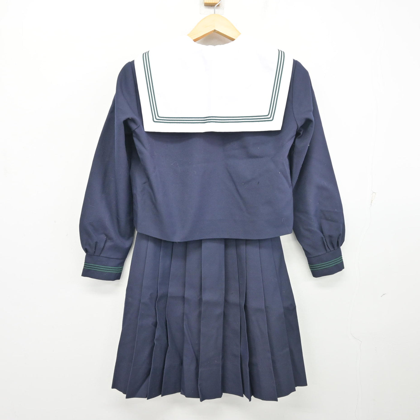 【中古】大阪府 住吉中学校 女子制服 2点 (セーラー服・スカート) sf103775