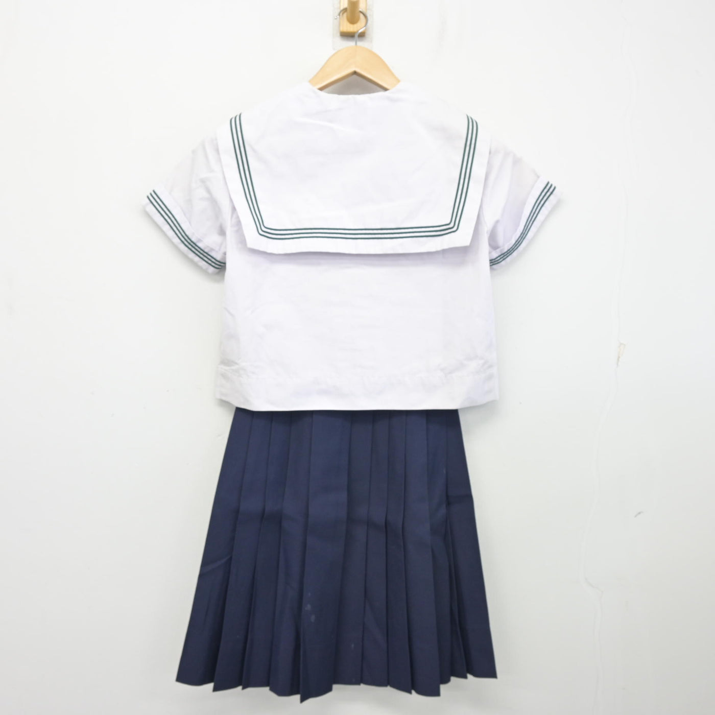 【中古】大阪府 住吉中学校 女子制服 2点 (セーラー服・スカート) sf103776